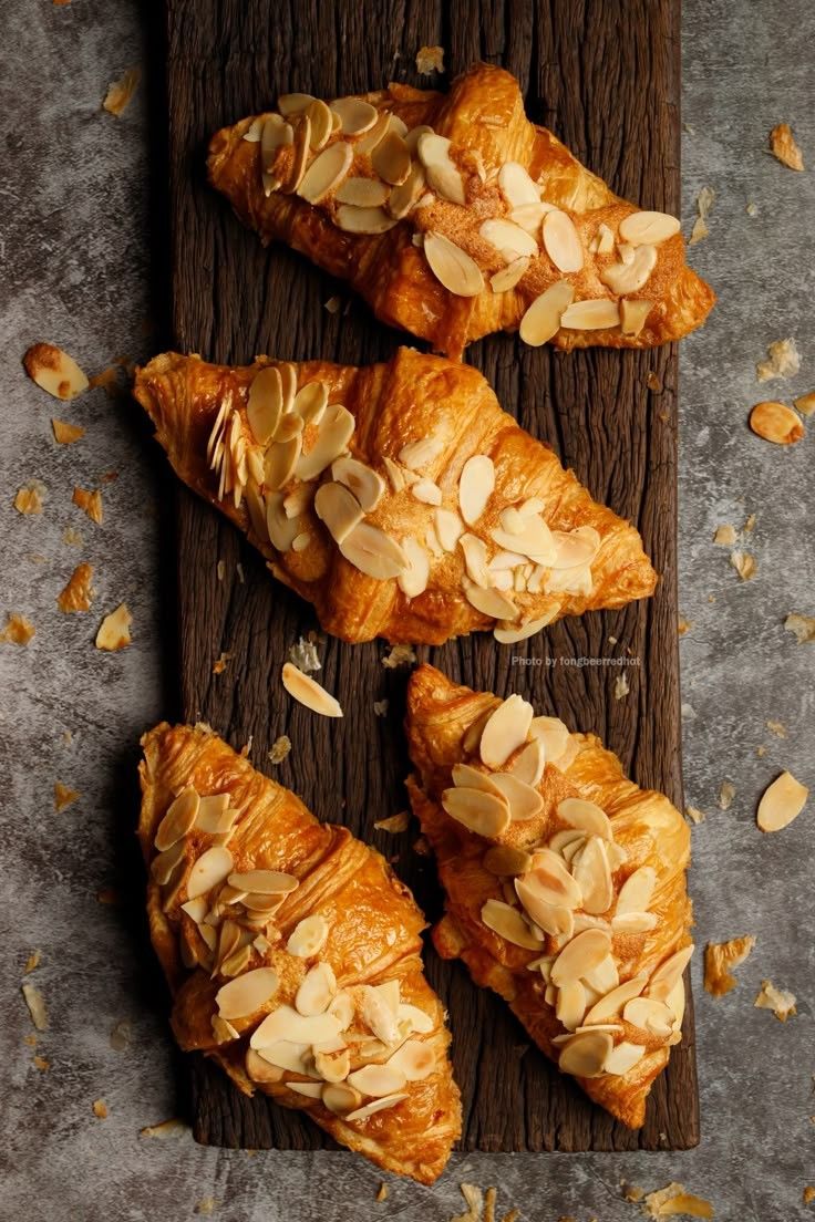 Almond croissant with toasted topping